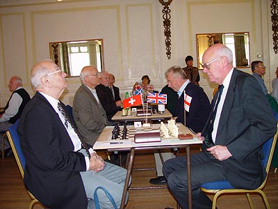 Viktor Korchnoi (left) vs Peter Wilson, BCF Grade 125